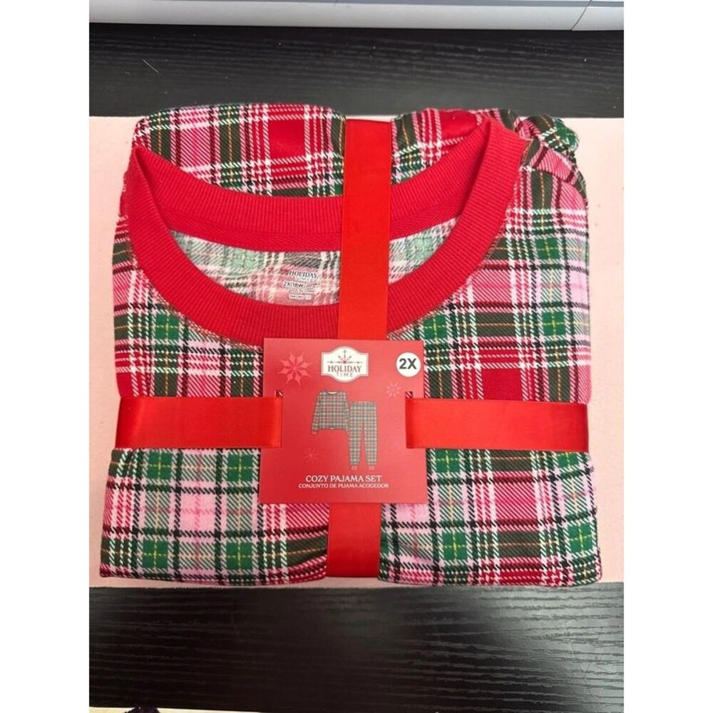 Holiday Time Plaid 2 Piece Cozy Pajama Set